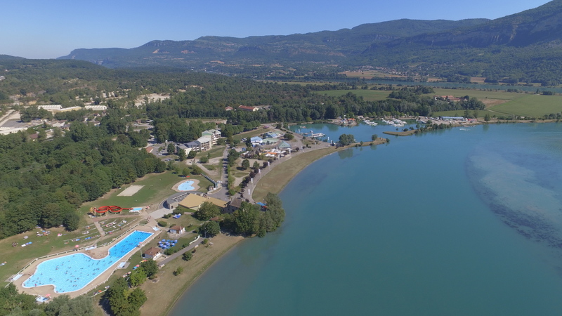 La Vallée Bleue et vue sur le Bugey voisin