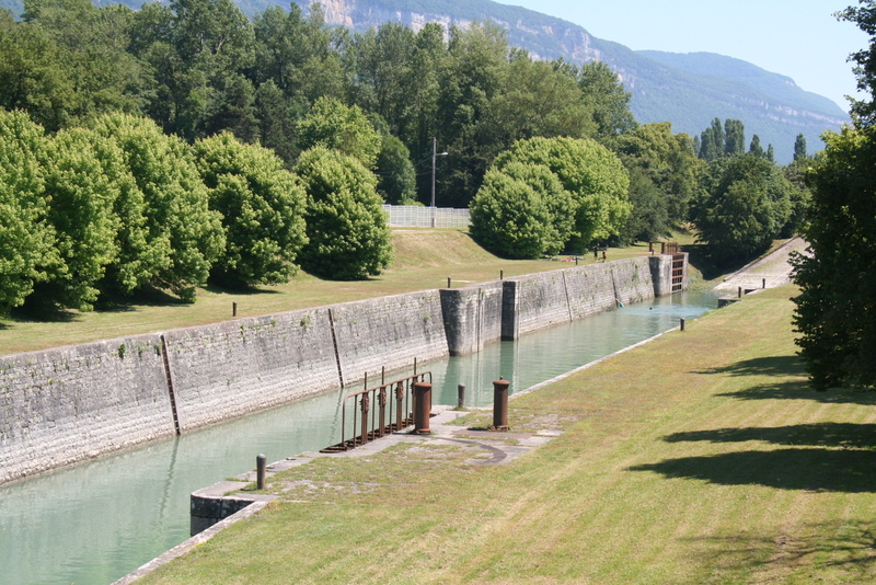 Le canal d'amené-Isle de la Serre