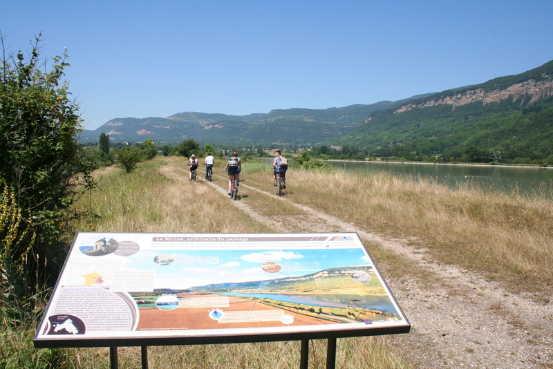 Panneau du sentier Au fil du Rhône